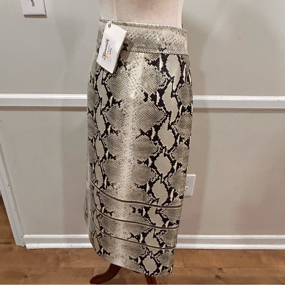 NWT $4400 KHAITE Isla leather skirt in natural snake - Size 10 - Picture 10 of 16